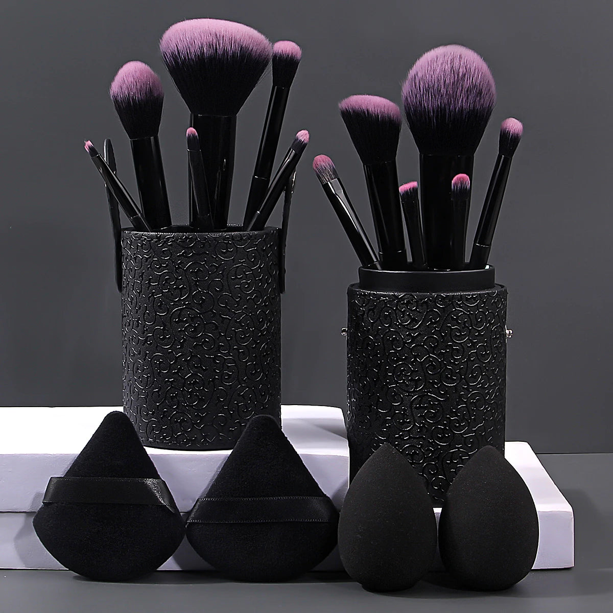 17 Makeup Tools Set 12 Face Makeup Brush Set with Makeup Egg Triangle Powder Puff Makeup Brush Storage Bucket Makeup Tools